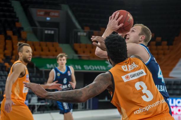 比赛期间只 比赛期间只