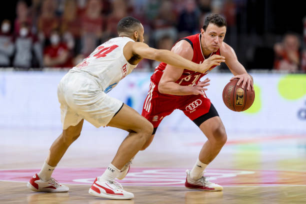 发起冲击的 发起冲击的